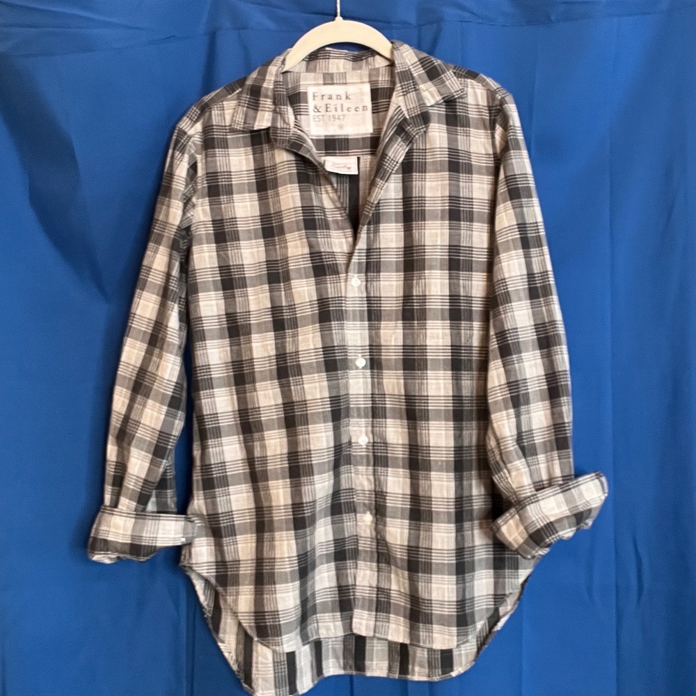 Frank & Eileen, long sleeve button up, Size Medium